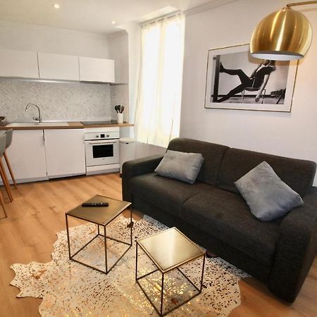 Lovely Apartment Heart Of Golden Square Fiber Wifi Nice Exteriör bild