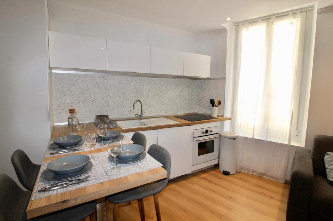 Lovely Apartment Heart Of Golden Square Fiber Wifi Nice Exteriör bild