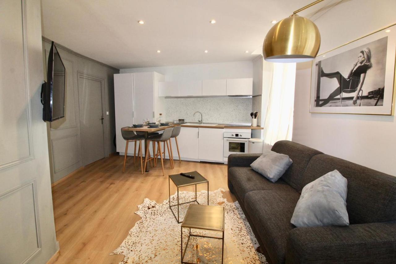 Lovely Apartment Heart Of Golden Square Fiber Wifi Nice Exteriör bild